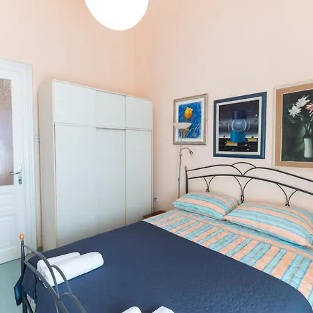 My Vintage By The Beach Apartment *